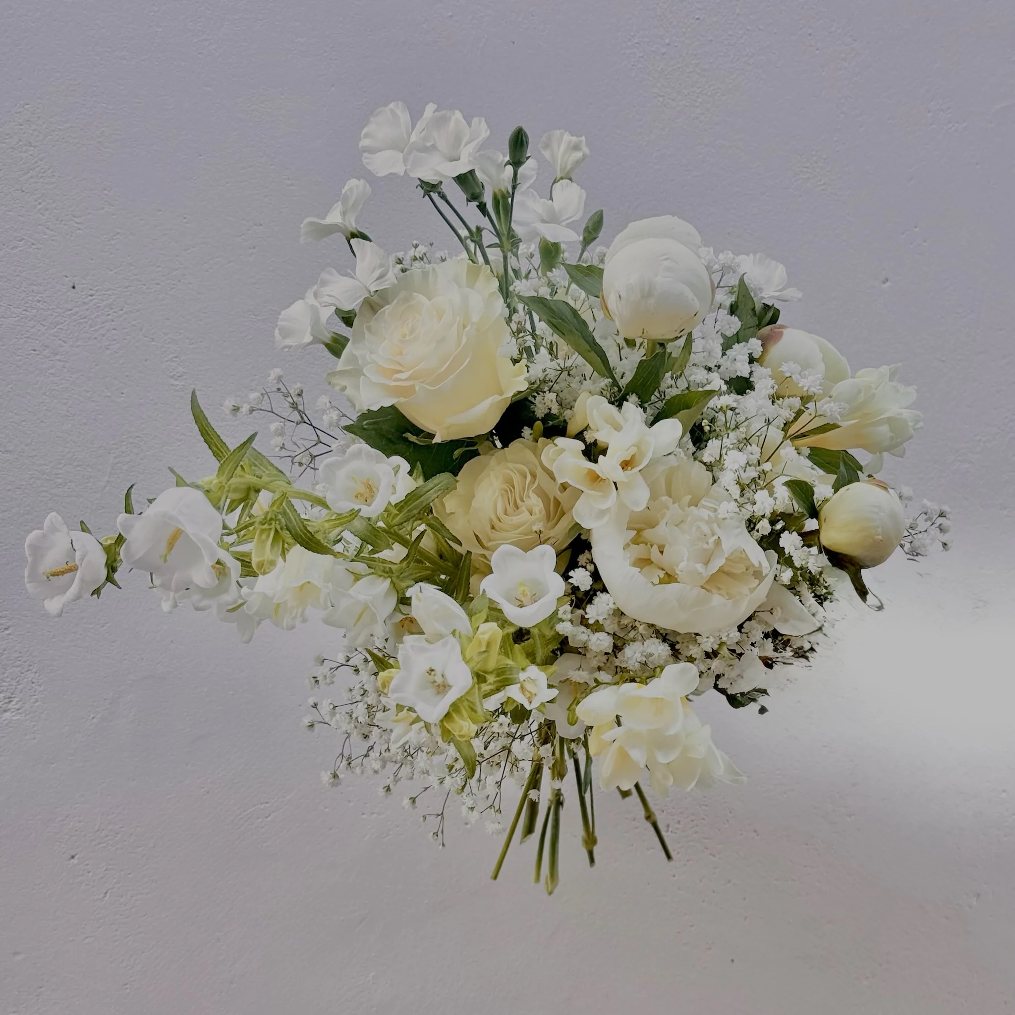 Bouquet blanc ivoire pour baptême ou communion